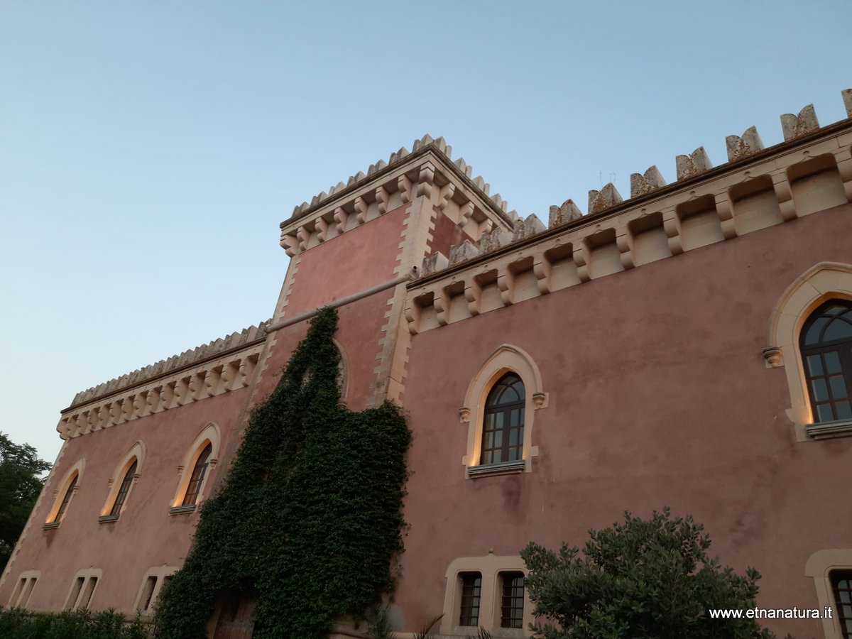 Castello Xirumi Serravalle