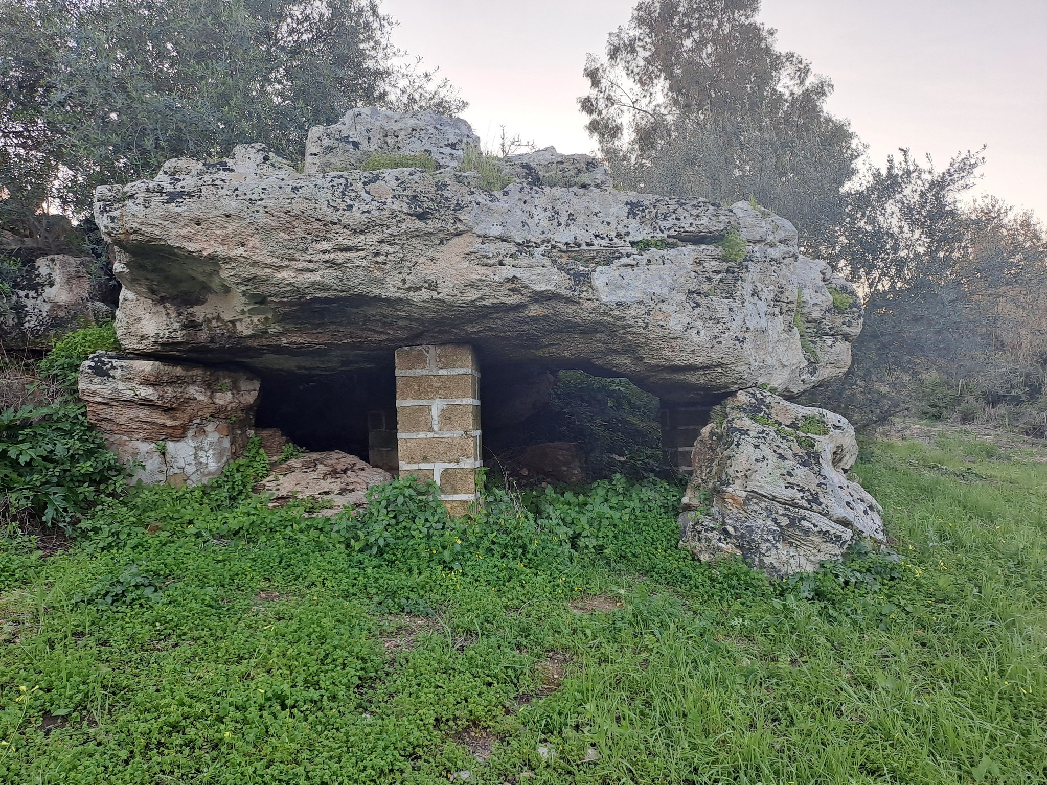 Dolmen di Avola