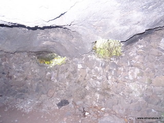 Grotta Intraleo